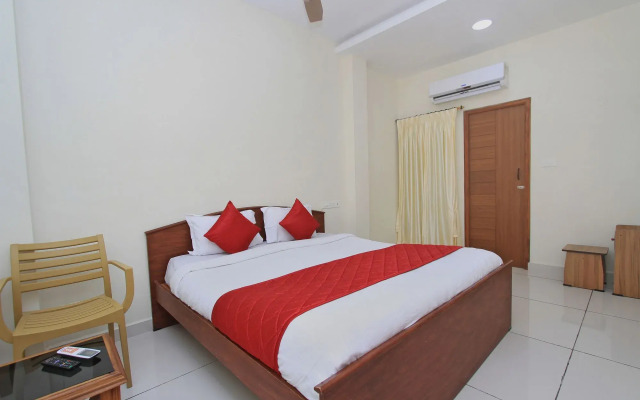 OYO 10777 Home Compact 2BHK Anna Salai