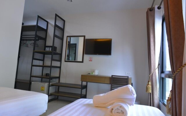 Sunny Hostel Chiangmai @Tha Pae