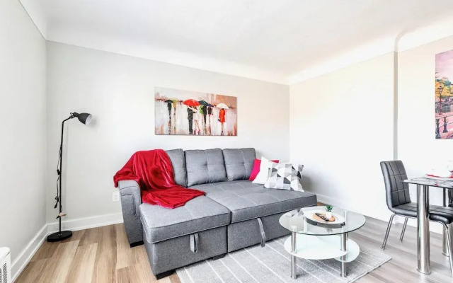 Spacious 1BR Apt With King Bed and Netflix Near Downtown