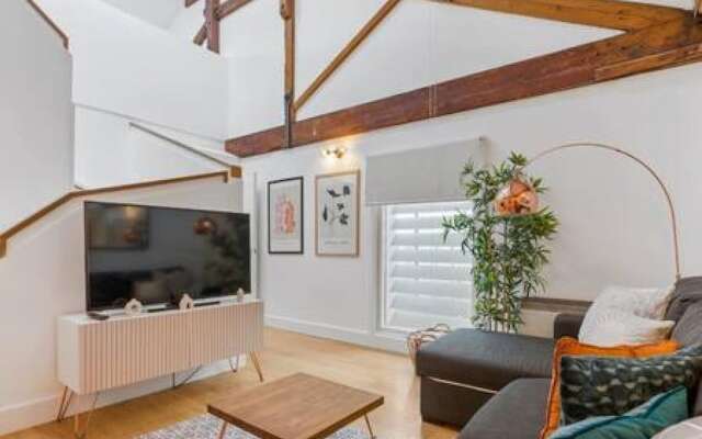 Host Stay The Cavern Quarter Loft