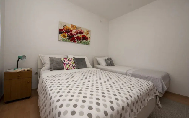 Spacious Apartment w. Balcony, big Garden & Grill