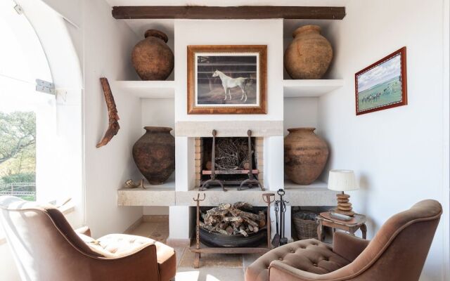 Rosa Estates The Farmhouse & Stables