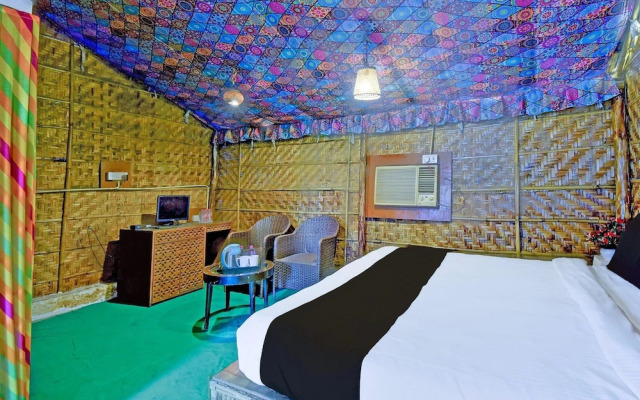 Luxury Stays With Pool Near Akshardham Temple