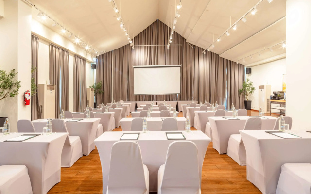 SureStay by Best Western Iconic Ari-Jatujak