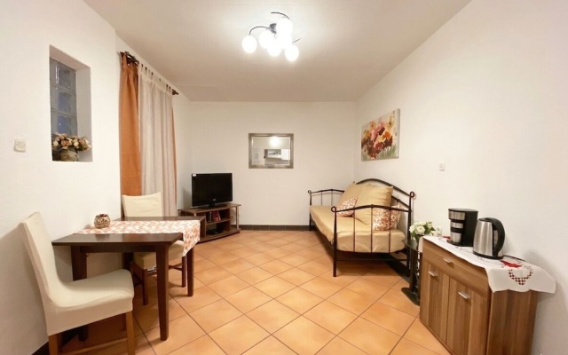 Apt Lavender on Nincevica St-1 BR Apt