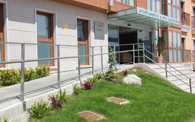 Apartahotel & Spa Jacetania