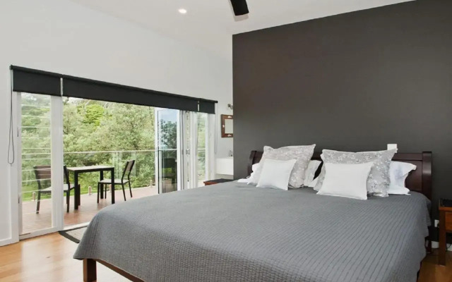 Farrant House - modern and contemporary