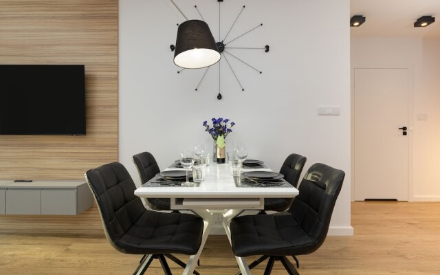 Pearl Marina Apartment by Renters