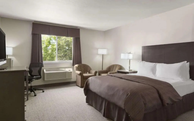 Days Inn - Steinbach