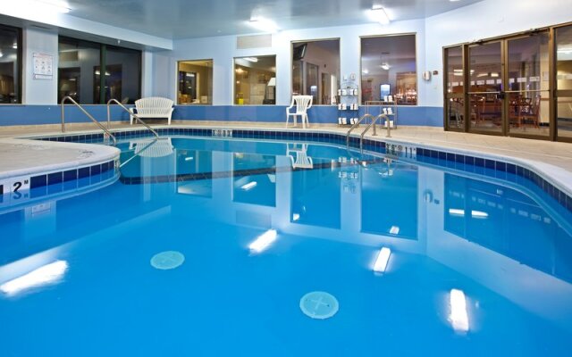 LA QUINTA INN &amp; SUITES PONTOON BEACH