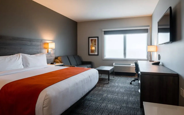 Amsterdam Inn & Suites, an Ascend Collection Hotel