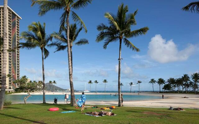 Waikiki Marina Resort at the Ilikai