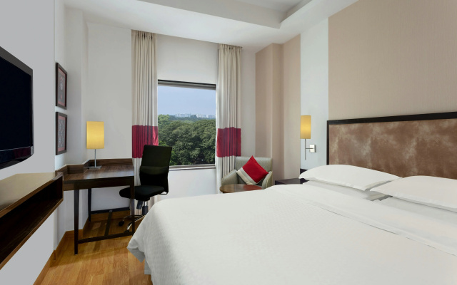 Four Points by Sheraton Vadodara – Guest Rooms – Vadodara