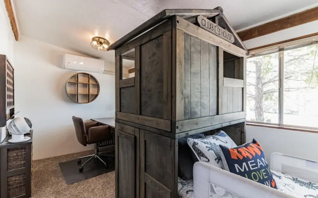 Prince Pine 3 Bedroom Cabin by Redawning