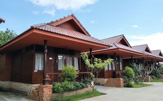 Ruean Ploysrirung Boutique Resort