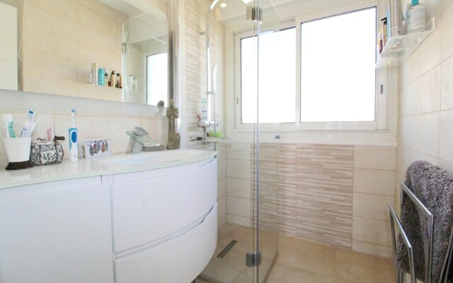 Apartment with 2 Bedrooms in Cannes, with Wonderful Sea View, Furnished Balcony And Wifi - 200 M From the Beach - Apartment in Cannes - Photo 4