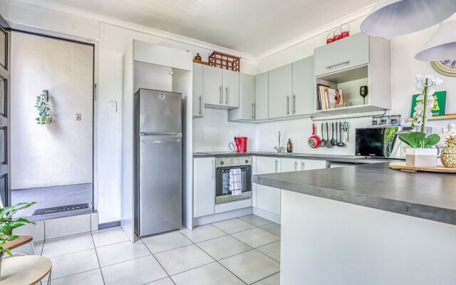 Chic Midtown Studio-1 Bed-solar-pool-fibre-samrand