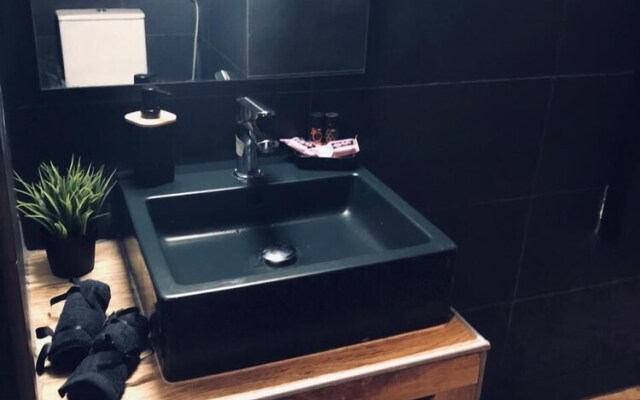 Home Plus Psirri Apartment