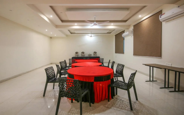 Hotel White Pearl by OYO Rooms