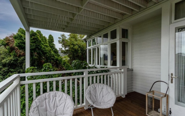 Cashmere Cottage - Cashmere Downstairs Holiday Unit – Outside – Christchurch