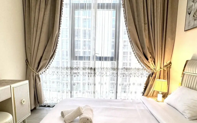 Tranquil 1BR Escape With Pool View in Meydan