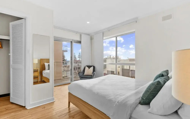 Stylish 2-bed Home Steps From Henley Beach