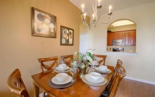 4126 Vista Cay