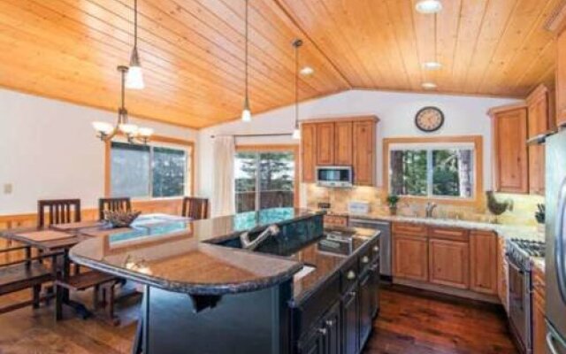 Cottonwood Place Vacation Home by RedAwning