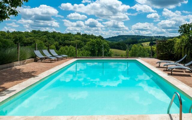 Peaceful Holiday Home in Teillots with Private Pool