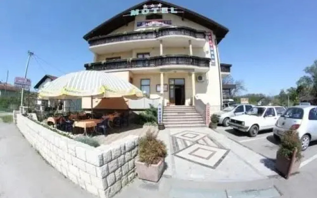 Motel MaxiMilian I