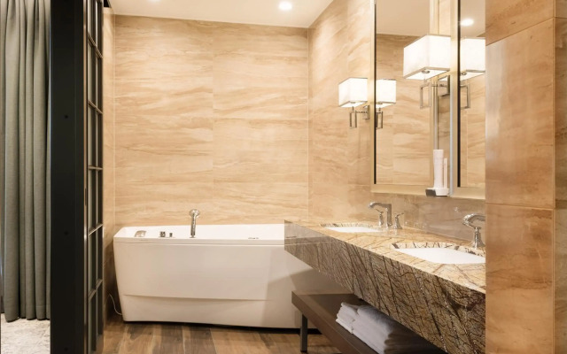 V Spa & Conference Hotel