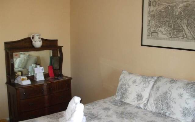 Hotel Léger Restaurant & Saloon