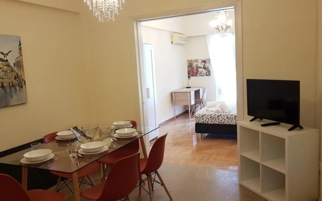Menta errathens Apartment - Athens Center, 5 BD, 2 BATH
