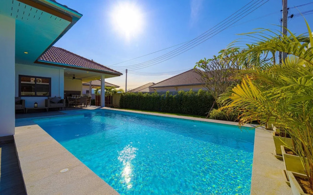 Modern 3 Bedroom Private Pool Villa -ML7