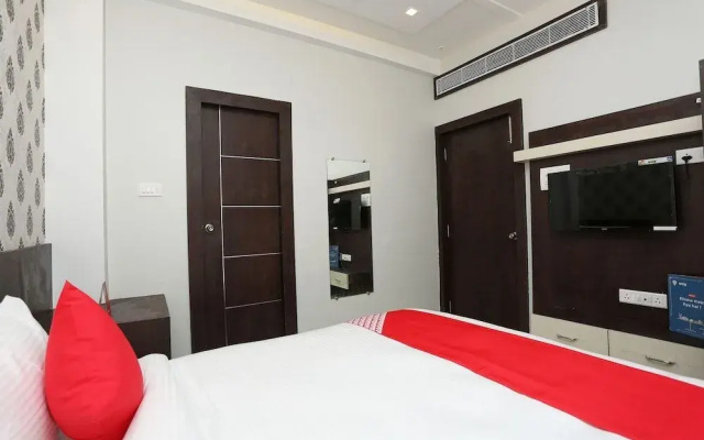 Mukesh Palace By OYO Rooms