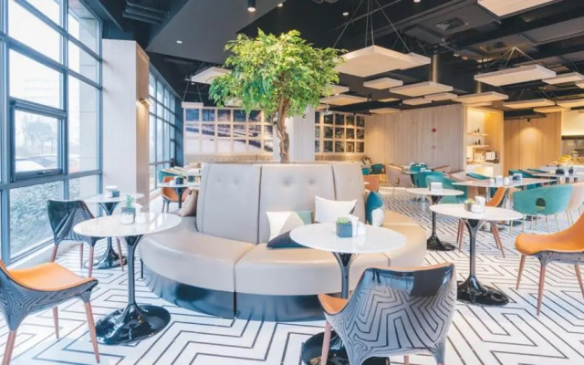 Atour Hotel Hongqiao Hub National Exhibition Center Shanghai