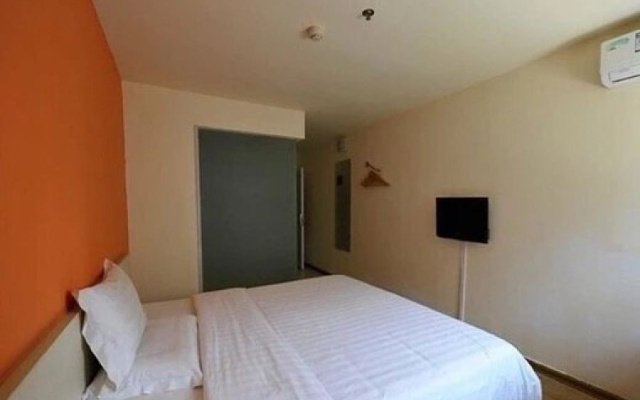 7 Days Inn (Chengdu Jinhuawanda Jiuyanqiao Branch)