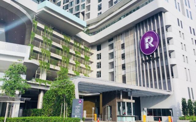 The Robertson by White Forest Suites