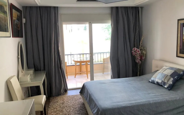 Room "golden Mile Marbella"