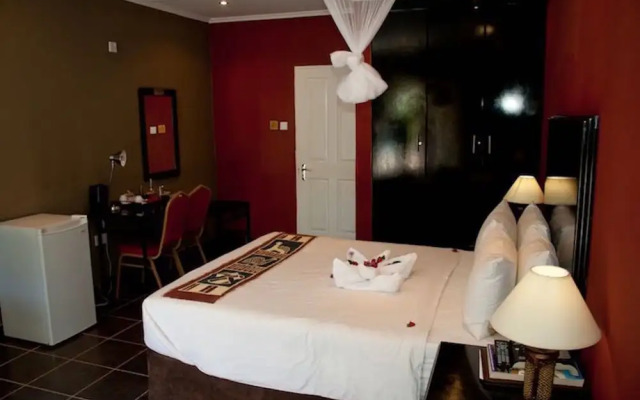 Kamanga Safari Hotel