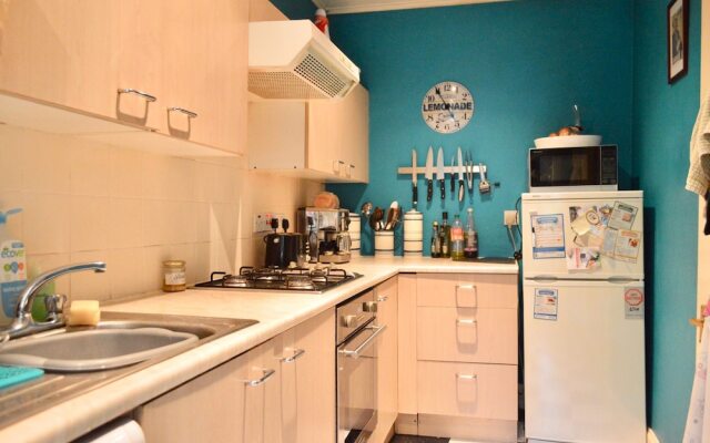 Two Bedroom Flat In Meadowbank
