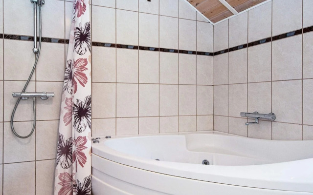 8 Person Holiday Home in Oksbol