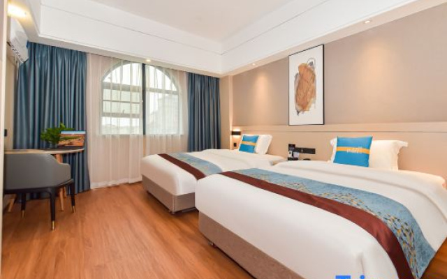 Pinshangjin Hotel Dongxing international trade port store