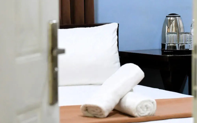 Arzo Hotel Makati