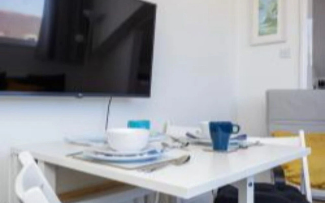 Lowcay Apartment C