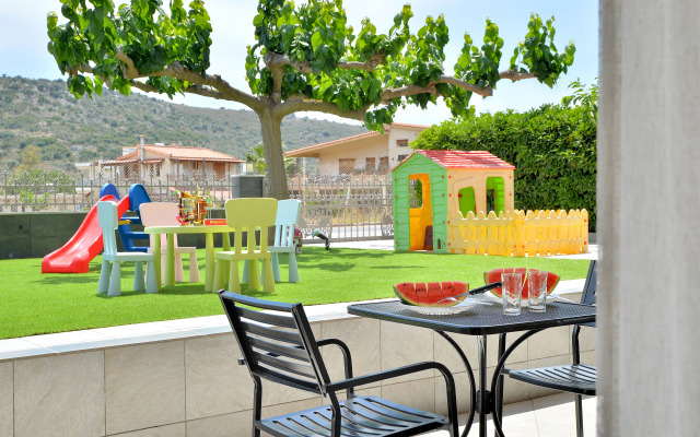 Stork Holiday Apartments - Garden & Sea View