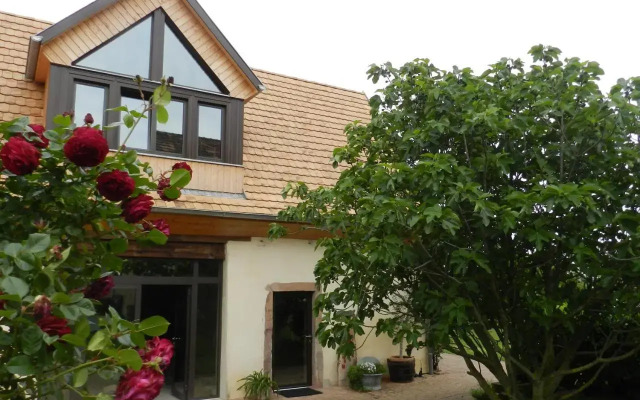 Gîte autonome, La grange a foin, piscine !
