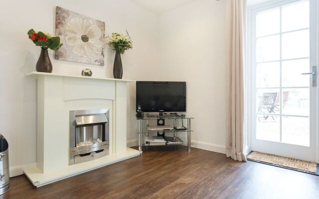 Tus Nua Cottage