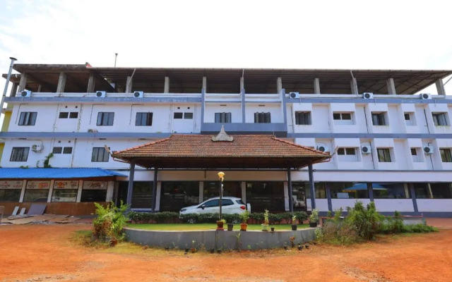OYO Flagship 75052 Kuku Residency