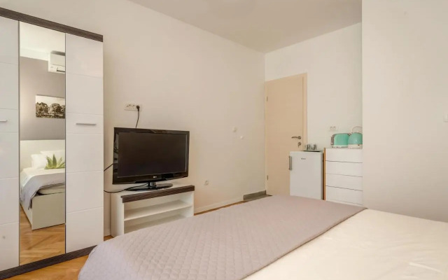 Room Nada